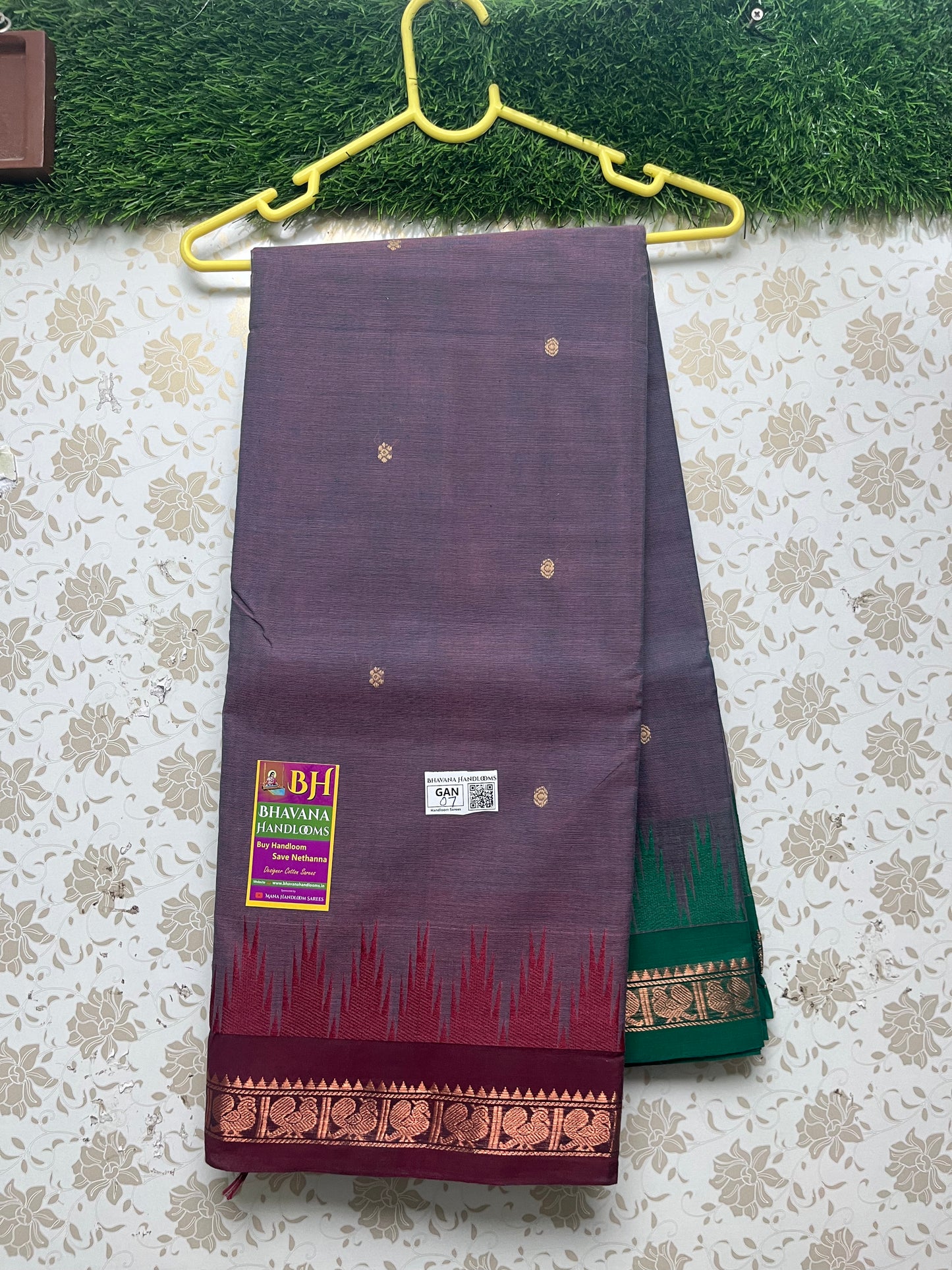 Ganga Jamuna Saree With Red and Green Temple Border