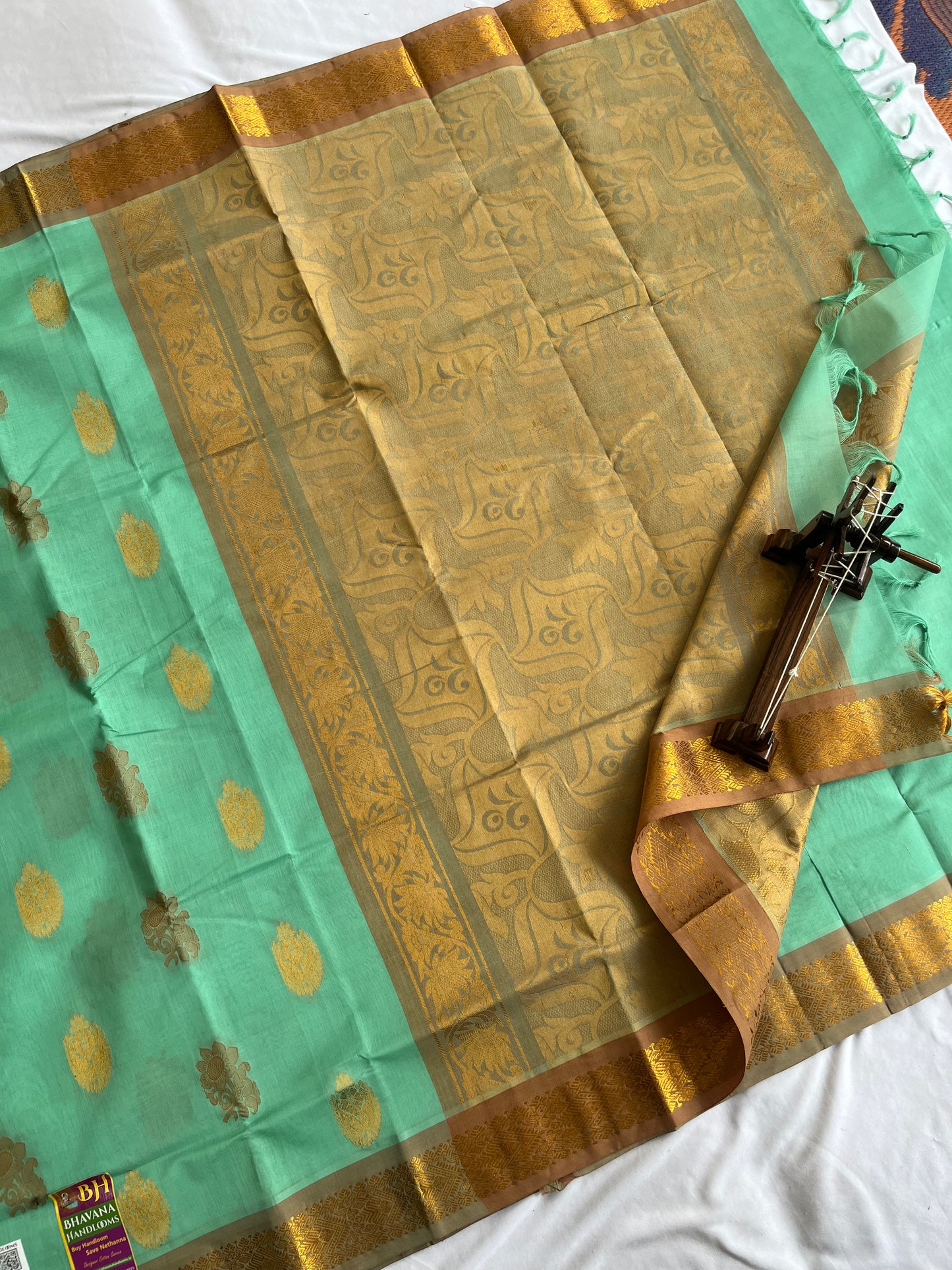 Pure Handloom Weaven allover Big Butis Lux Green Cotton Saree with Rich Pallu