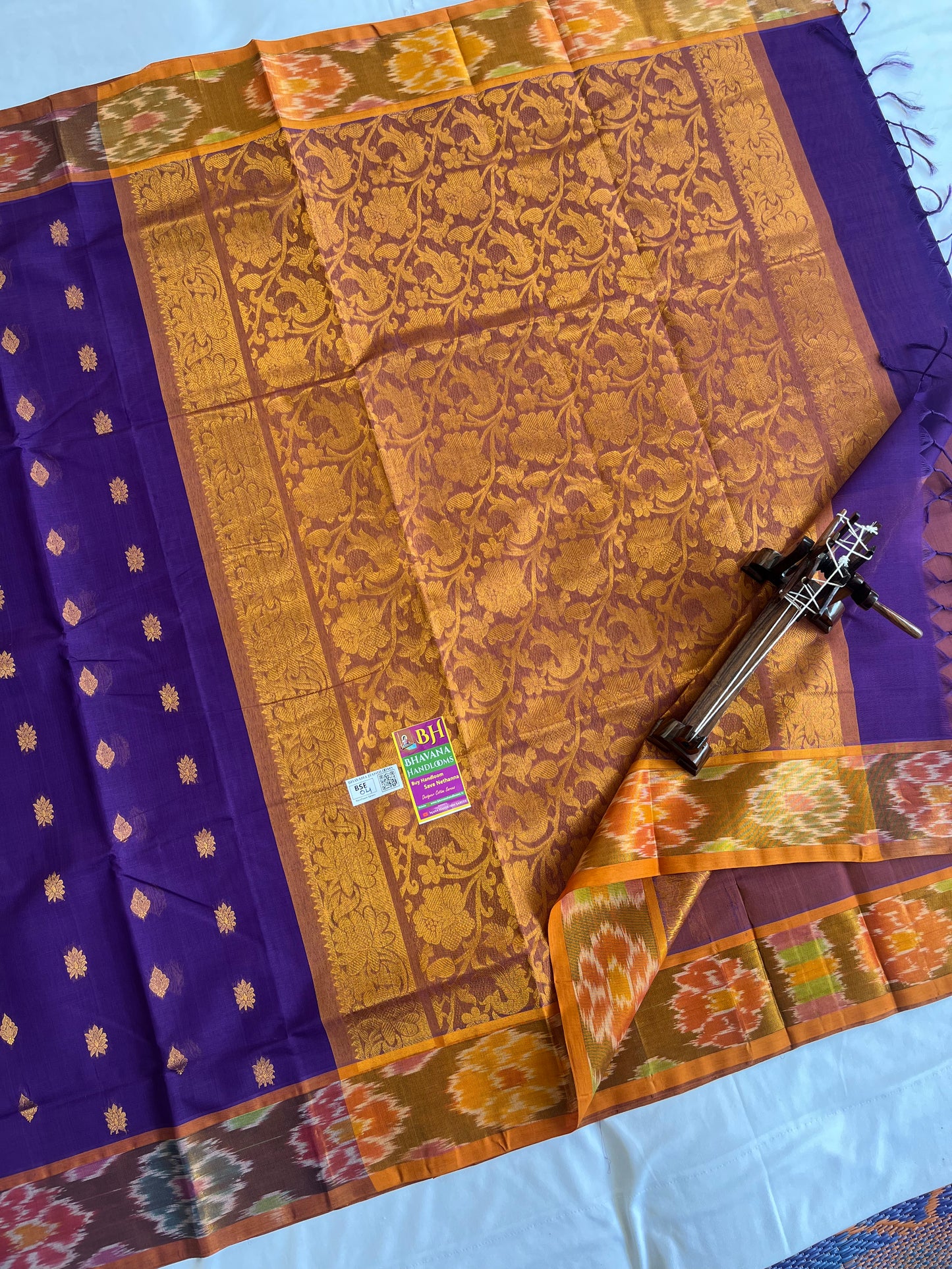 Pure Handloom Weaven allover Small Buti Violet Cotton Saree with Rich Pallu