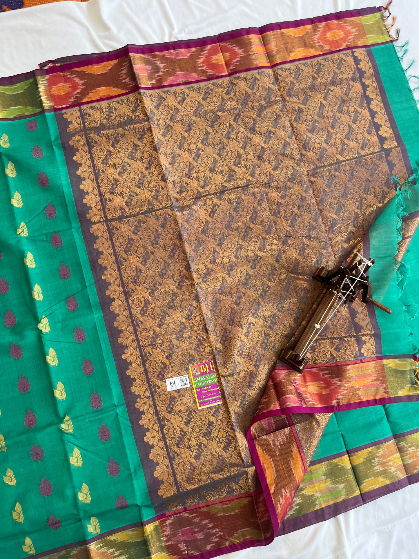 Pure Handloom Weaven allover Small Buti Green Cotton Saree with Rich Pallu