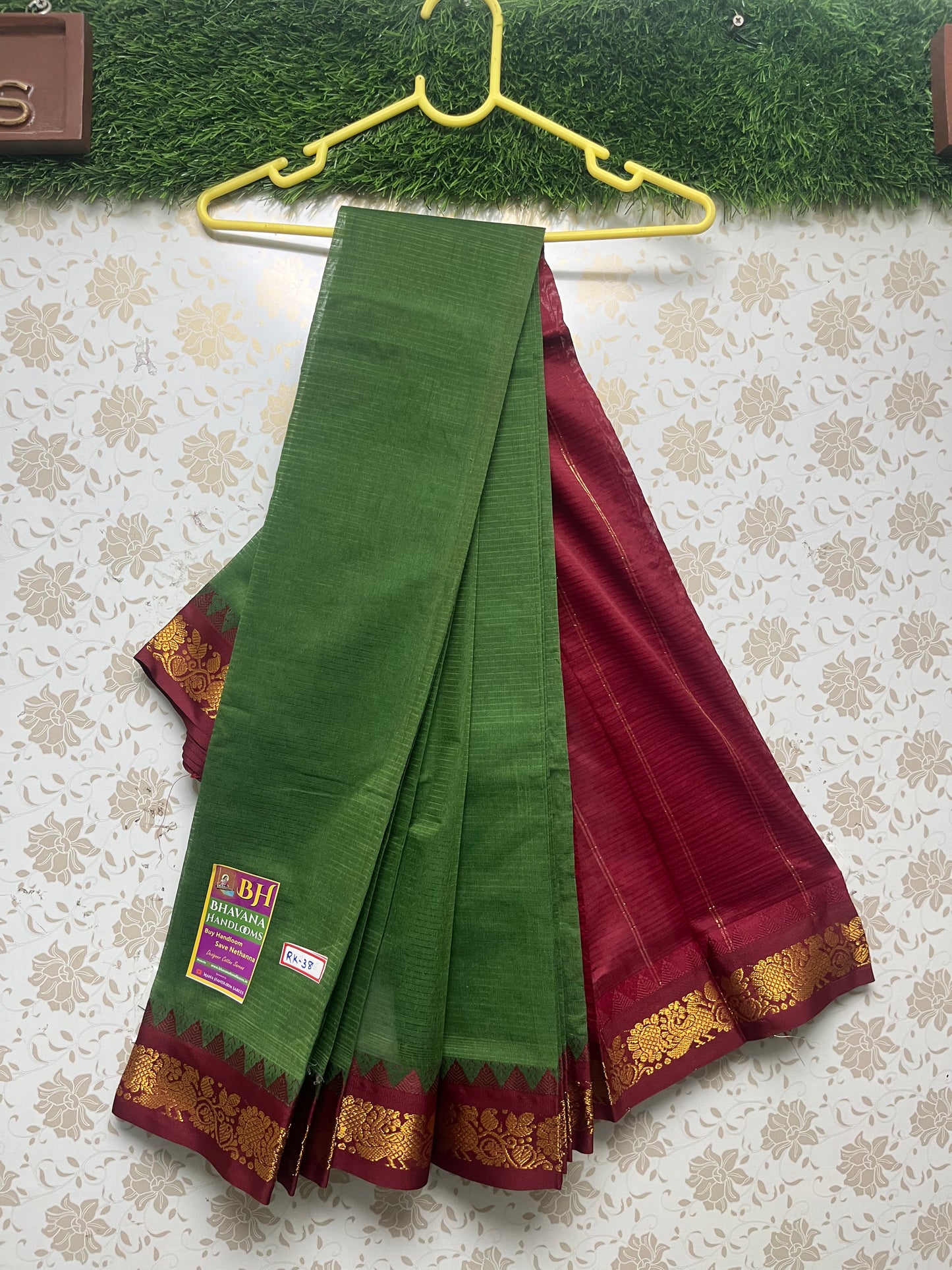 Mini Gadwal Handloom Cotton Saree With Green and Maroon Border