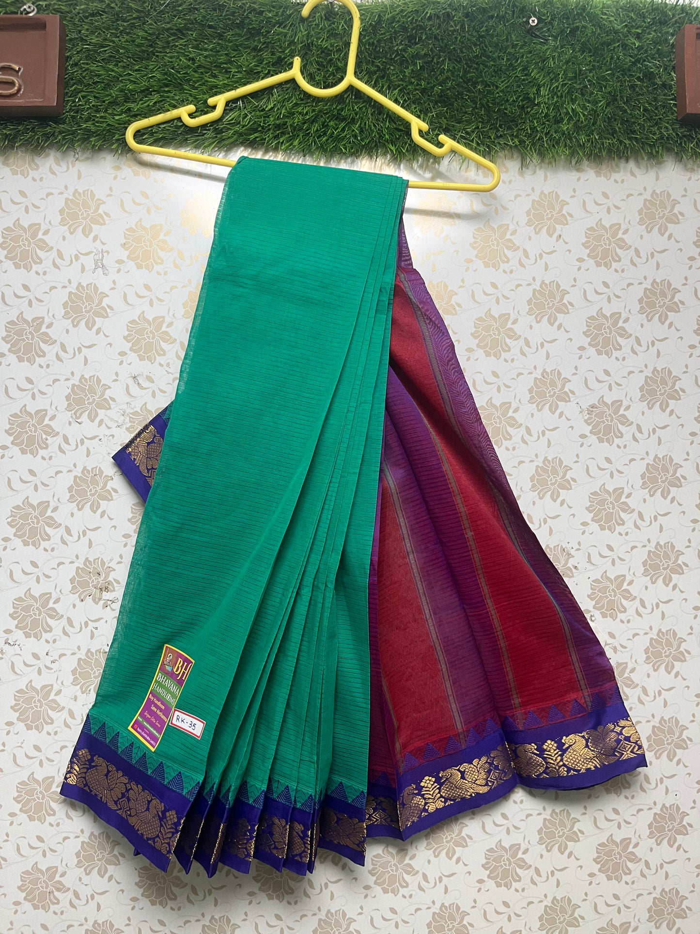 Mini Gadwal Handloom Cotton Saree With Teal and Blue Border