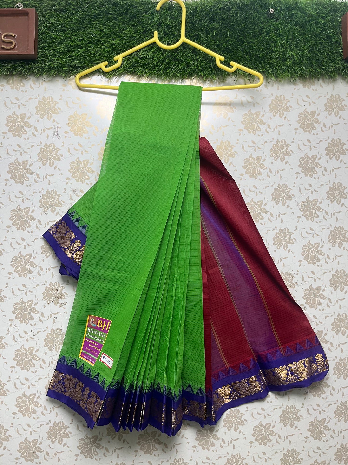 Mini Gadwal Handloom Cotton Saree With Green and Blue Border