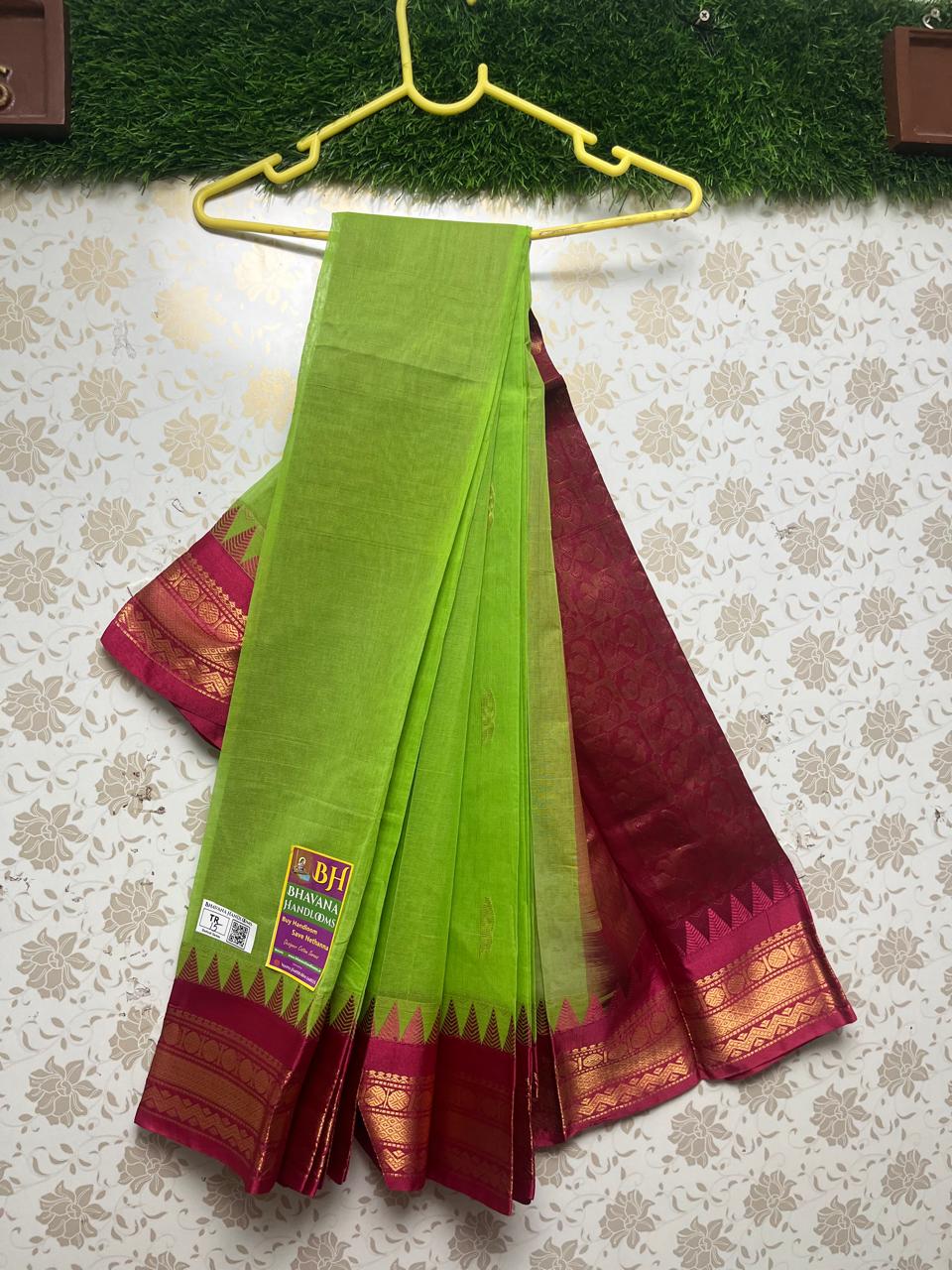 Gadwal Handloom Cotton Saree with Red Border