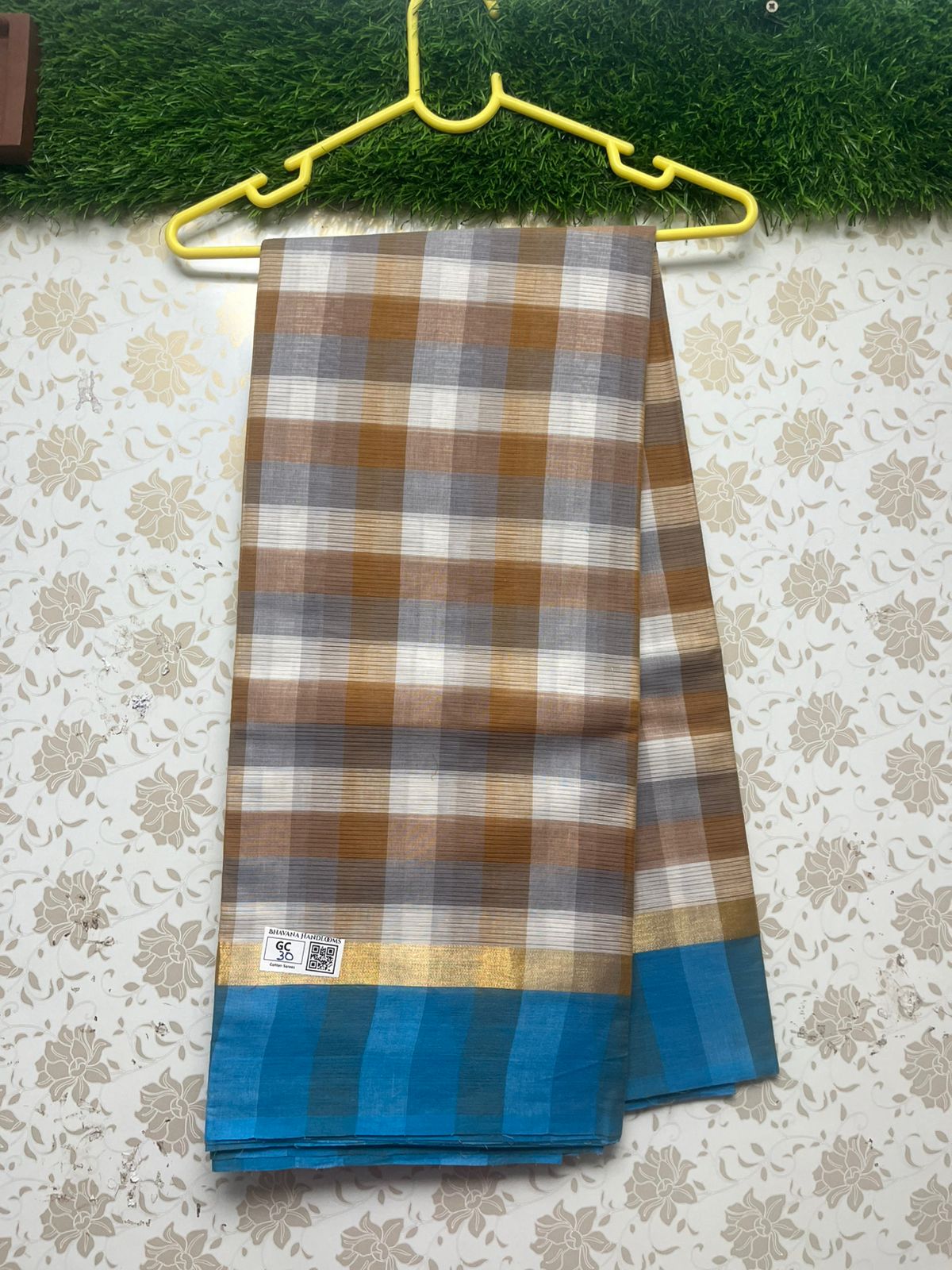 Handloom Wooven Daily Wear Cotton Saree With Check's Pattern