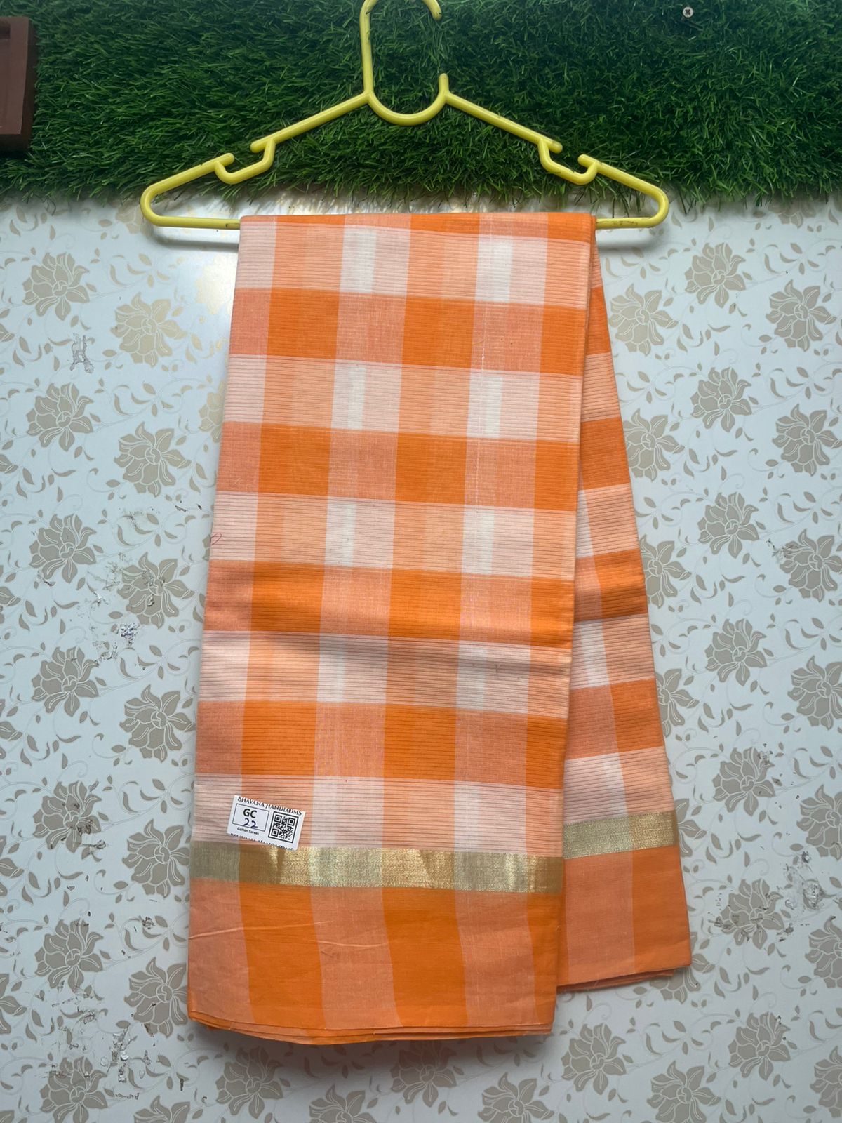 Handloom Wooven Daily Wear Cotton Saree with Orange Color With Check's Pattern