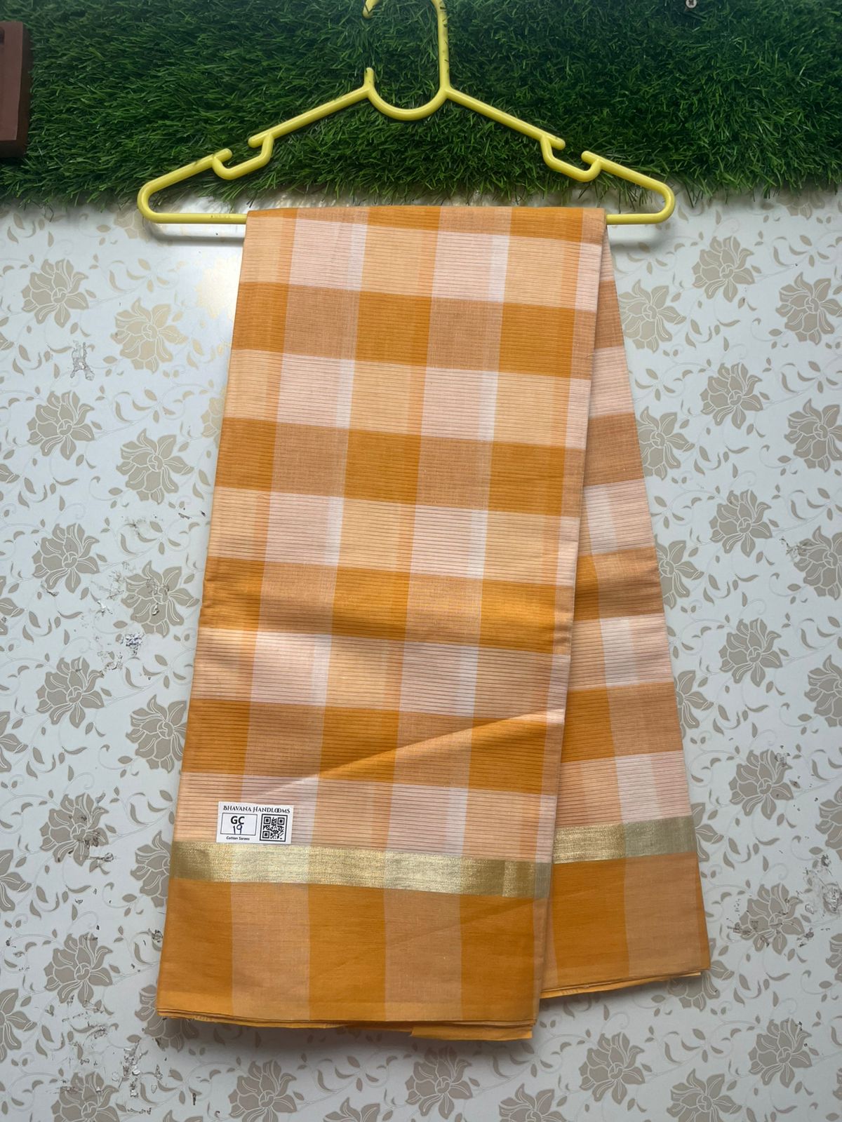 Handloom Wooven Daily Wear Cotton Saree with Orange Color With Check's Pattern