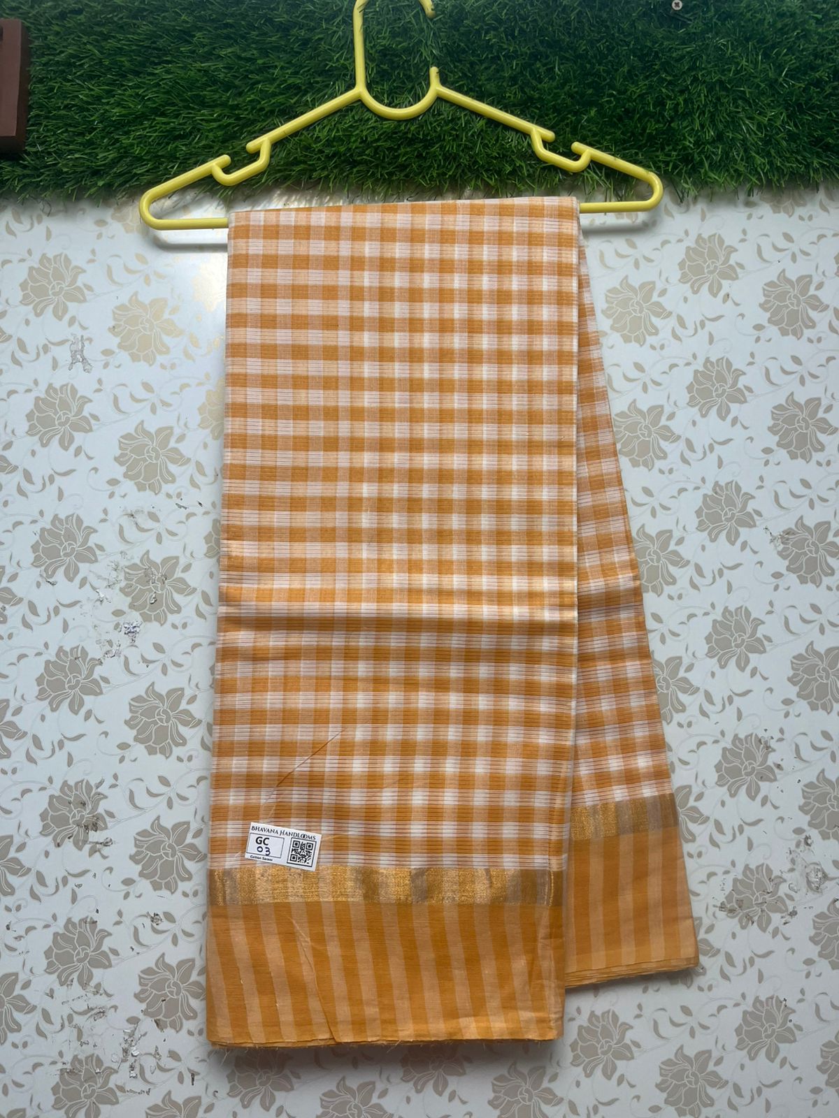 Handloom Wooven Daily Wear Cotton Saree with Yellow Color With Check's Pattern