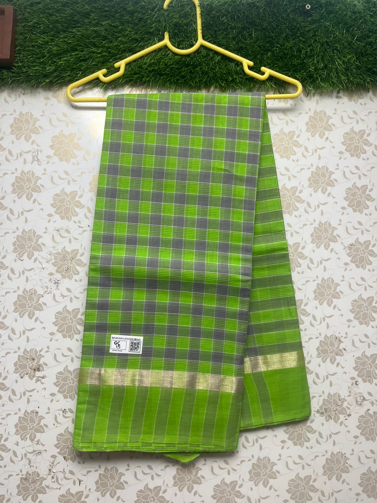 Handloom Wooven Daily Wear Cotton Saree with Green Color With Check's Pattern