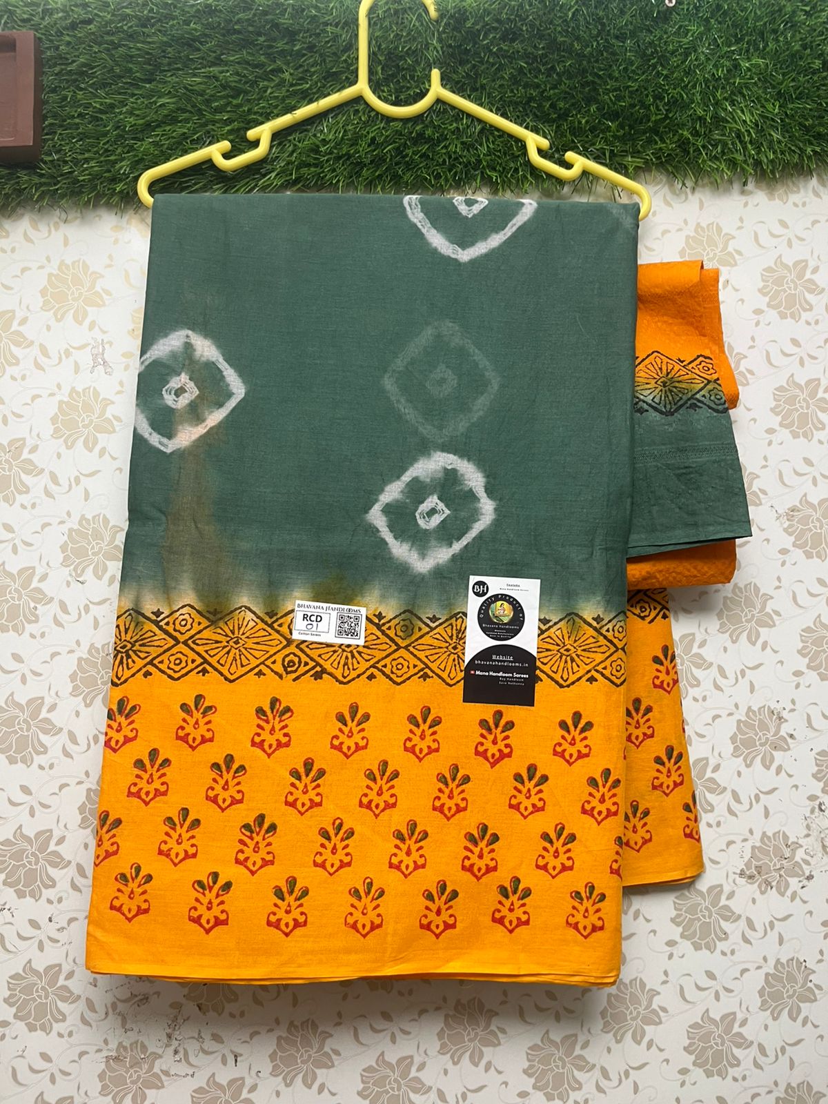 Bandini Printed Cotton Saree With Navy Green Color