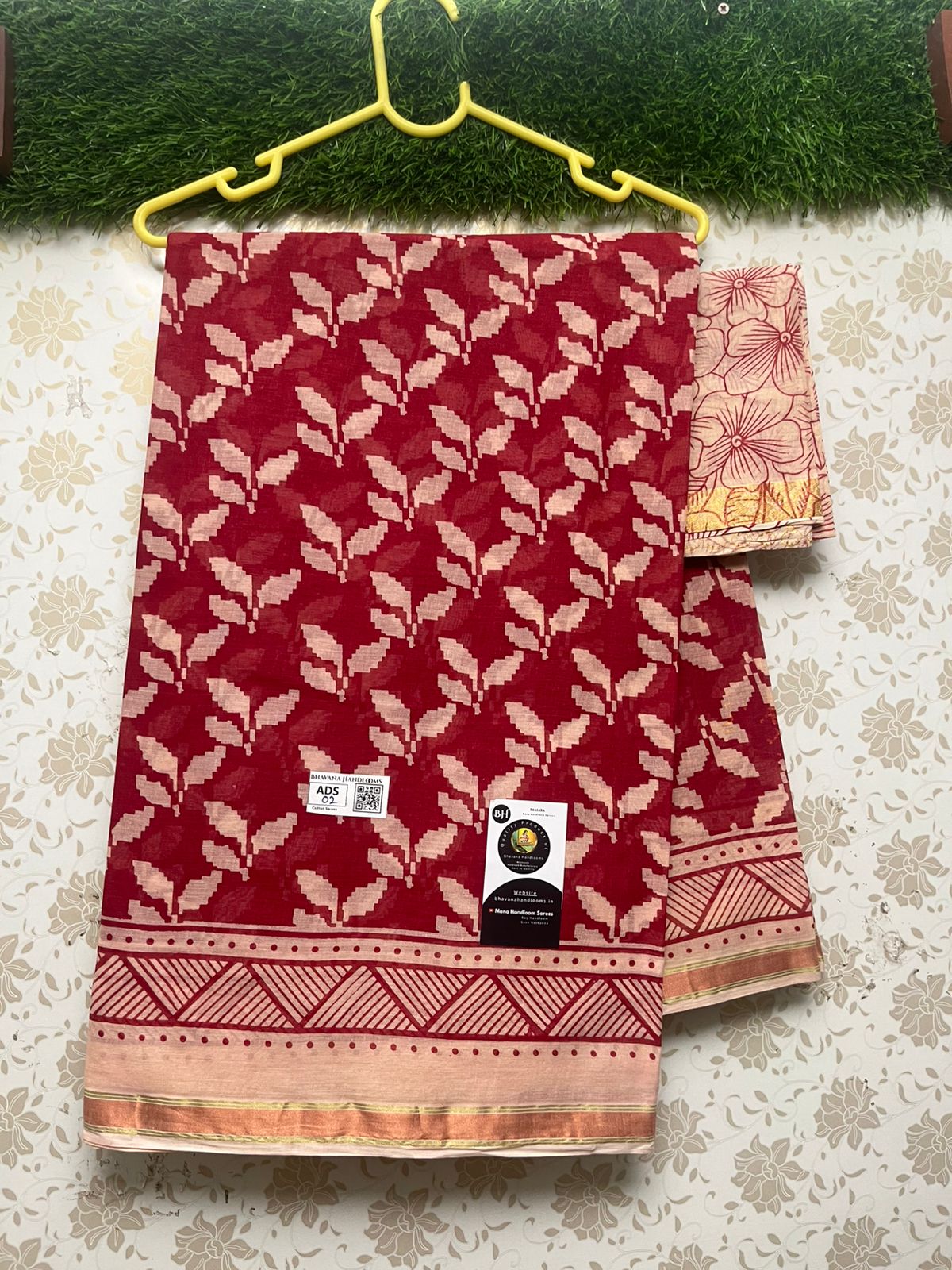 Printed Cotton Saree With Red Color